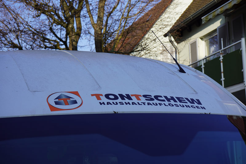 Tontshews Logo auf Ihrem Lkw während Entrümpelung Leonberg