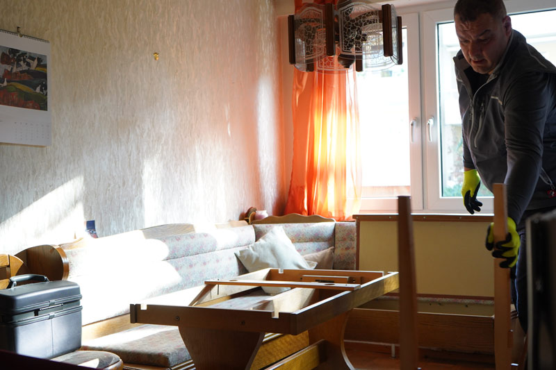 Wohnung bevor Entrümpelung Remseck am Neckar voll mit Mobiliar