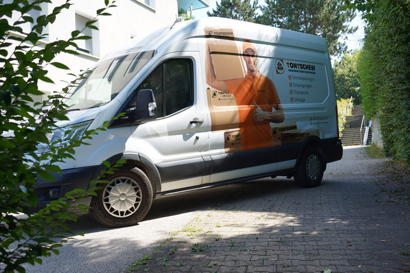 Tontschew bei der Wohnungsauflösung Ditzingen