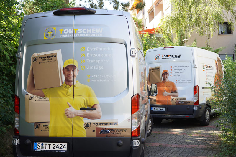 Sprinter von Totnschew stehen vor dem haus für die Entrümpelung Gerlingen