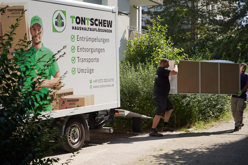 tontschews lkw bei der Haushaltsauflösung Magstadt