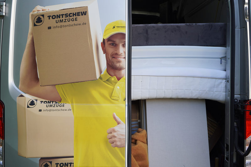 tontschew sprinter beladen nach der Haushaltsauflösung Murrhardt