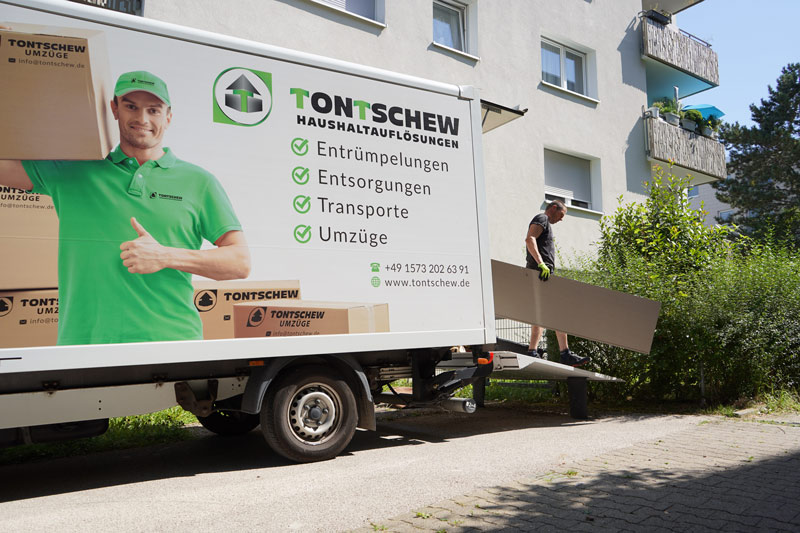 tontschew lkw bei der Haushaltsauflösung Rutesheim